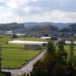 椋ノ木遺跡から西部丘陵を望む写真